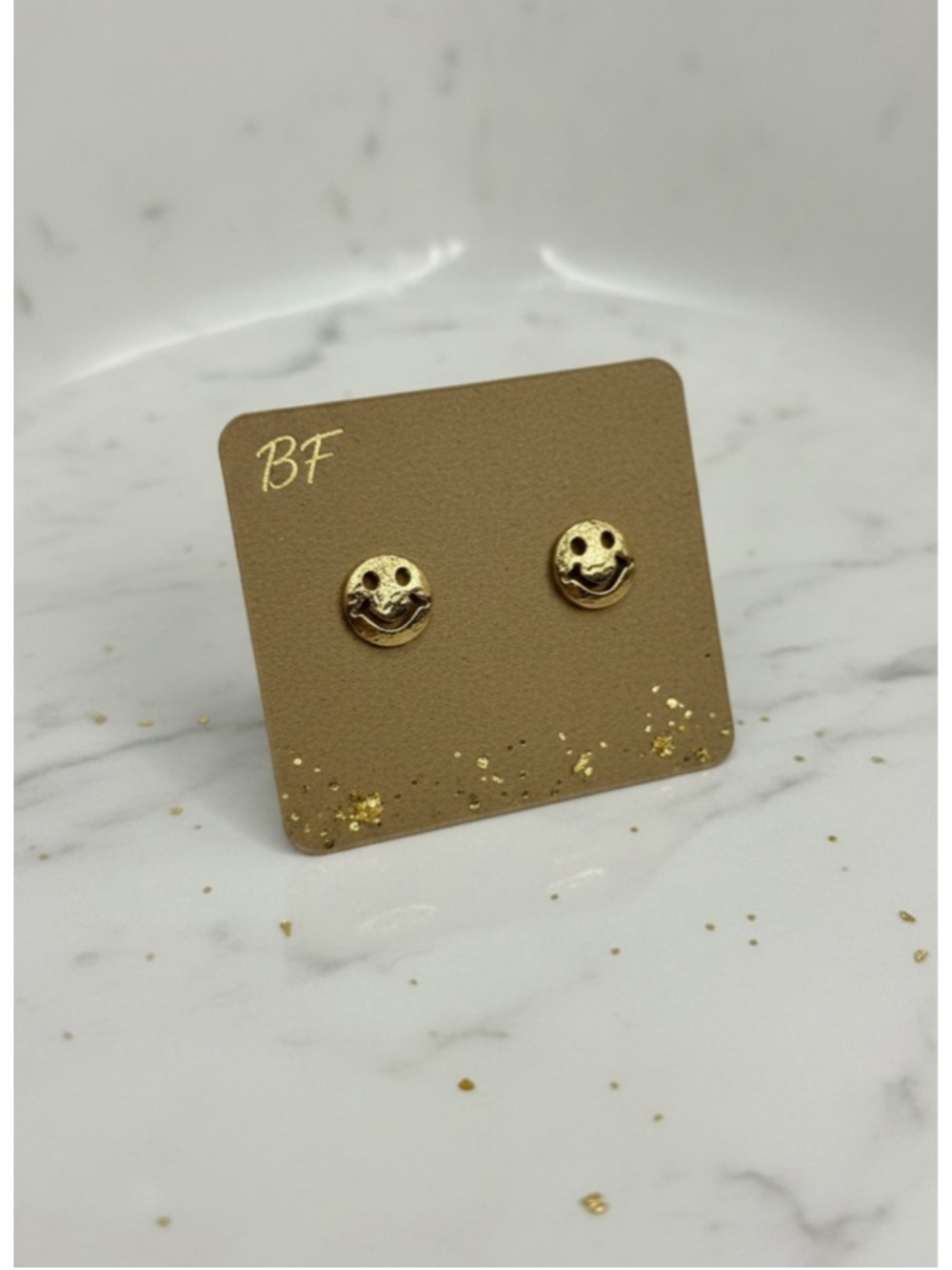 Gold Smiley Face Stud Earrings NWOT Minimalist Emoji Earrings